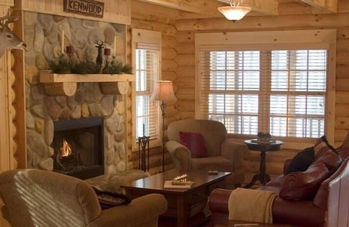 Saugatuck Cabin | Beautiful Lakefront Saugatuck Log Cabin