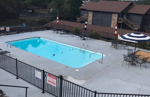 Mid America Condo | Beautiful Lakefront View on Lake Hamilton with a Covered Boat Slip. 2br 2bath