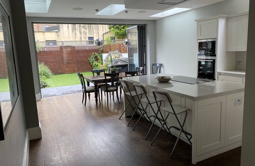 Parsons Green and Walham House | Beautiful, large family house with a game room, in the a prime location.