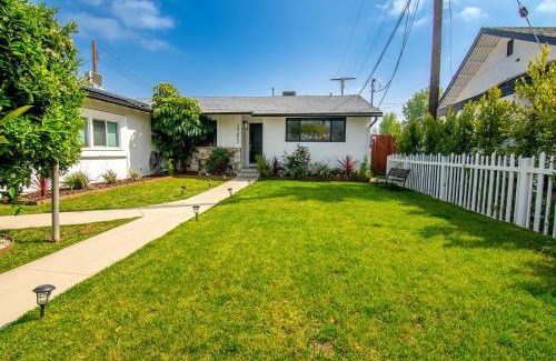 Valley Glen Villa | Beautiful Large Home + Pool