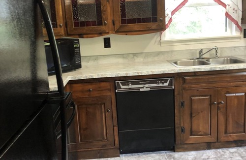Chardon House | Beautiful Last minute house to rent for solar eclipse weekend