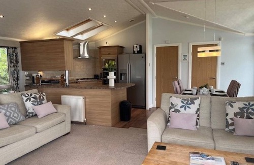 Hunstanton Cabin | Beautiful lodge at Manor Park in Norfolk ref 23006Bu