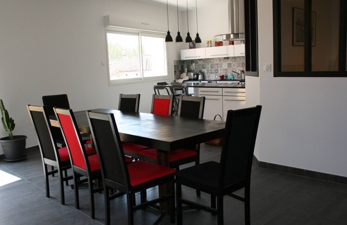 La Gare Apartment | Beautiful loft style apartment downtown Perpignan