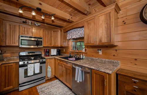 Turkey City Cabin | Beautiful Log Cabin on 17 Acres in NW Pennsylvania w/Hot Tub