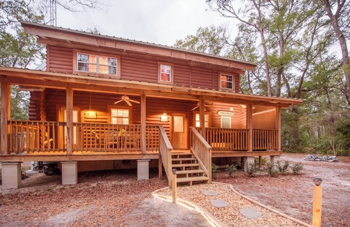 Lake City Cabin | Beautiful log home less than a half mile from ichetucknee springs north entrance