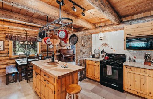 Sisters House | Beautiful Log home outside of Sisters