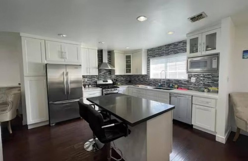 Tarzana House | Beautiful & Luxury 4 BR home with POOL in Tarzanan
