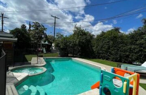 Tarzana House | Beautiful & Luxury 4 BR home with POOL in Tarzanan