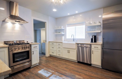 Jacksonville House | Beautiful Luxury Cottage. Walk To It All!