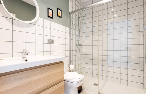 Fazouro Apartment | Beautiful, modern vacation apartment directly by the sea!