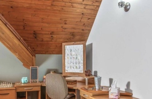 Questa Woods Cabin | Beautiful Mountain Chalet w/hot tub