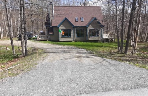 West Dover Cabin | Beautiful Mt area with beautiful scenic views; 6 miles to Mount Snow Ski Resort.