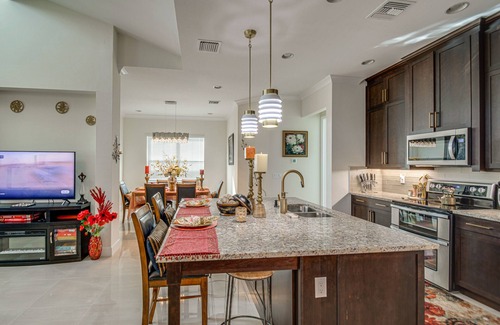 Naples Cottage | Beautiful Naples Getaway w/Pool Access!