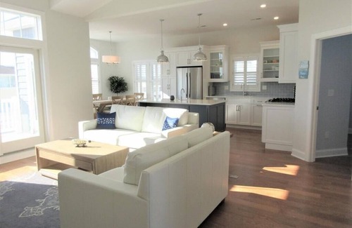 Holgate House | Beautiful new construction 4 bedroom 3.5 bath home in Holgate