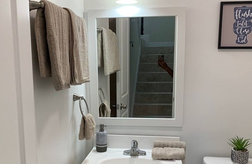 Gladeview Apartment | Beautiful NEW Duplex