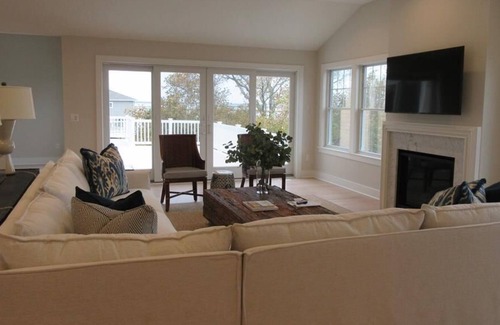 Loveladies House | Beautiful new home with pool in Loveladies