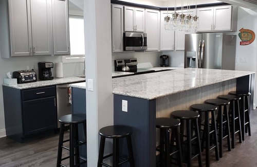 Huron House | Beautiful Newer Park/Lakefront home!