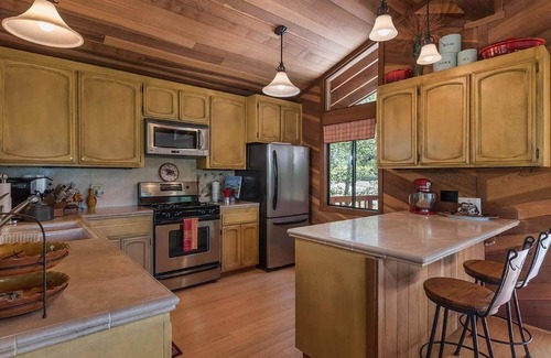 Truckee House | Beautiful Northstar lodge with private hot tub, perfect for families