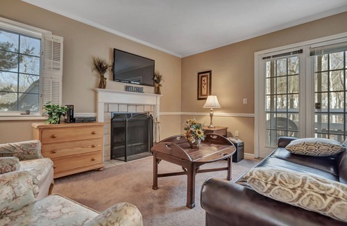 Norwichtown Apartment | Beautiful Norwich Villa located at The Norwich Inn & Spa. Top floor corner unit.