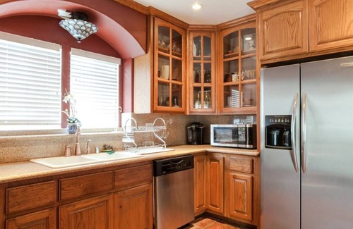 El Rancho House | Beautiful Oasis Centrally Located
