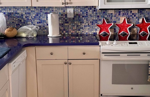 Southport House | Beautiful! ocean is all u need! walk out your door-sand in your feet!