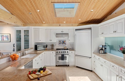 Toro Canyon House | Beautiful Oceanfront Home with Jacuzzi