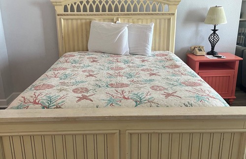 Daytona Beach Resort | Beautiful Oceanview with Queen size bed 527