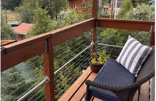 Girdwood House | Beautiful Open Girdwood Home