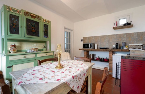 San Damiano dʼAsti House | Beautiful private villa with WIFI, A/C, TV, patio, pets allowed, panoramic view and parking