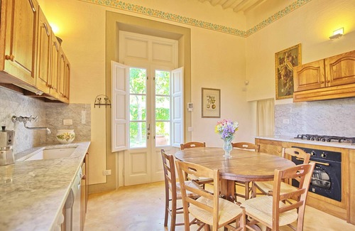 Capannori Villa | Beautiful private villa with private pool, WIFI, A/C, TV, terrace and panoramic view, close to L.