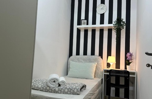 Barsha Heights House | Beautiful Partition Strip Room in Barsha Heights