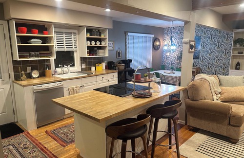 St. Anthony House | Beautiful, peaceful and oh so comfortable Twin City oasis