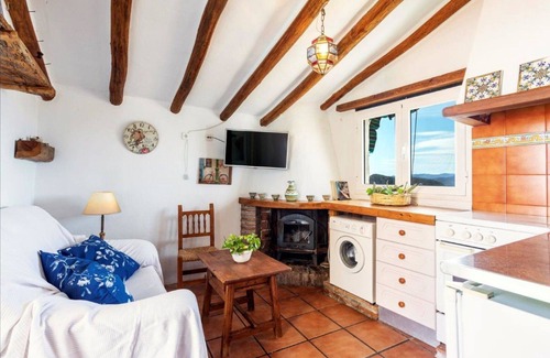 Alcaucin Hotel | Beautiful Penthouse with Jacuzzi and views of Lake La Viñuela