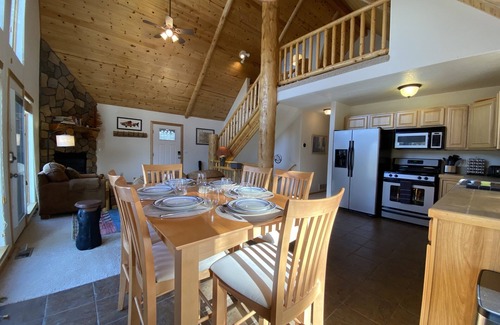 Fairplay Cabin | Beautiful, Pet Friendly, Game Room, Great Wifi - Happy Husky Hideaway
