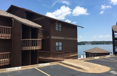 Lakeland Condo | Beautiful Poolside Condo with an Unobstructed Lake View