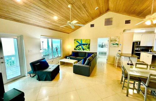 Governor's Harbour House | Beautiful & Private Caribbean-Front Home with Heated pool in Great Location +