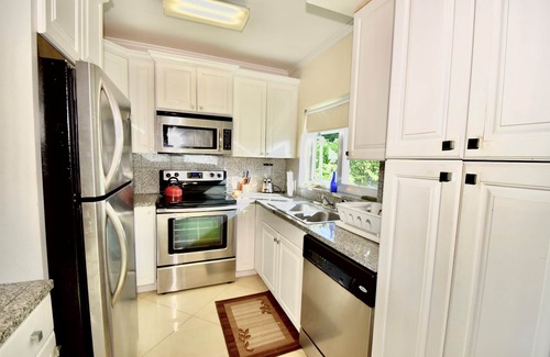 Governor's Harbour House | Beautiful & Private Caribbean-Front Home with Heated pool in Great Location +