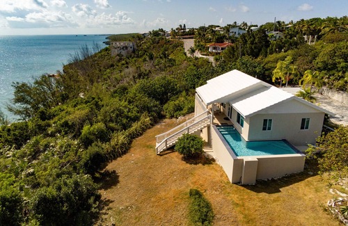 Governor's Harbour House | Beautiful & Private Caribbean-Front Home with Heated pool in Great Location +