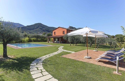 Colle di Compito Villa | Beautiful private villa with WIFI, private pool, A/C, TV, veranda and panoramic view, close to L.