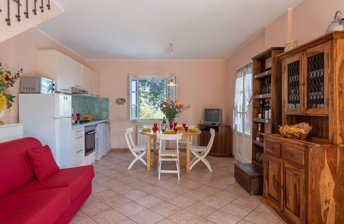 Pietrabruna House | Beautiful private villa with WIFI, private pool, TV, terrace, pets allowed and panoramic view