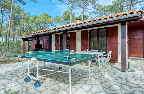 Maubuisson House | Beautiful private villa for 8 guests with WIFI, TV and terrace