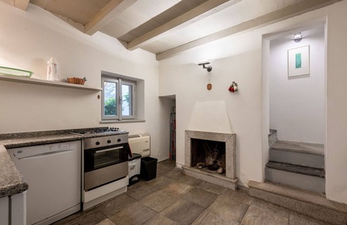 Pettenasco House | Beautiful private villa for 4 guests with patio