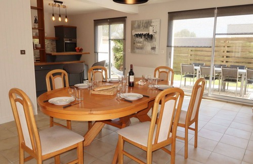 Kerlouet House | Beautiful private villa for 8 guests with WIFI, TV and terrace
