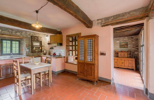 Bucine Villa | Beautiful private villa with WIFI, private pool, patio, pets allowed, panoramic view and parking