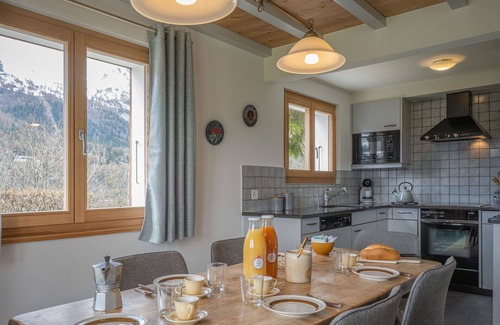 Chamoson House | Beautiful private villa for 5 guests with WIFI, hot tub, TV, terrace and pets allowed