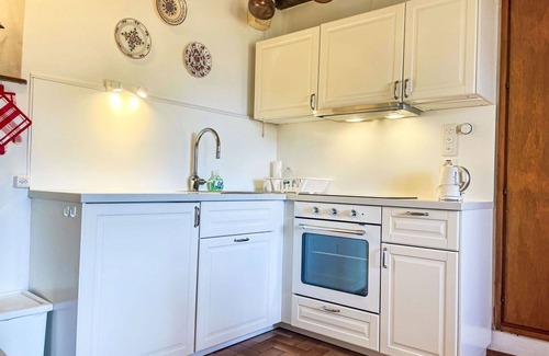 San Nazzaro House | Beautiful private villa for 5 guests with TV, balcony and pets allowed