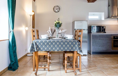 Commes House | Beautiful private villa for 2 guests with WIFI, TV, terrace and pets allowed