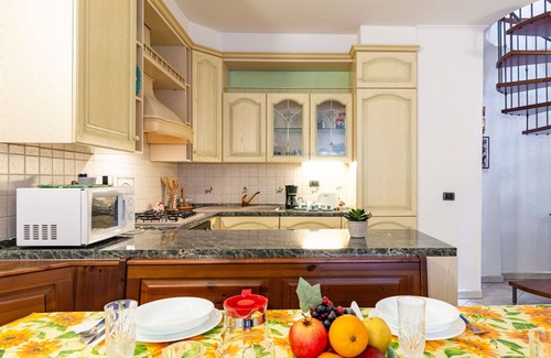 Corrido House | Beautiful private villa for 4 people with hot tub, WIFI, TV, terrace and pets allowed