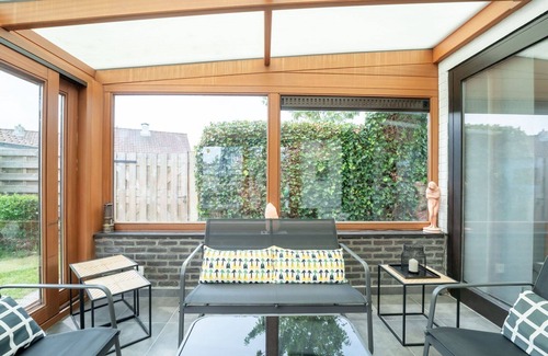 Bredene House | Beautiful private villa for 5 guests with WIFI, TV, terrace and pets allowed