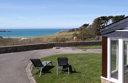 Plouarzel House | Beautiful private villa for 8 guests with WIFI, TV, terrace and pets allowed